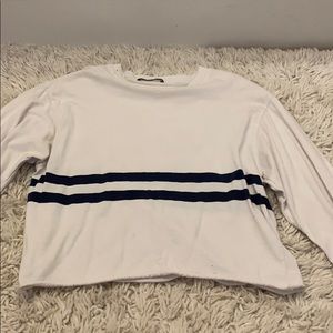 white and blue stripped long sleeve t-shirt